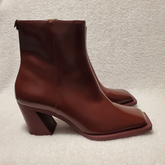 CAMPER KAROLE LEATHER ZIP BOOTIE - Picture 2 of 9
